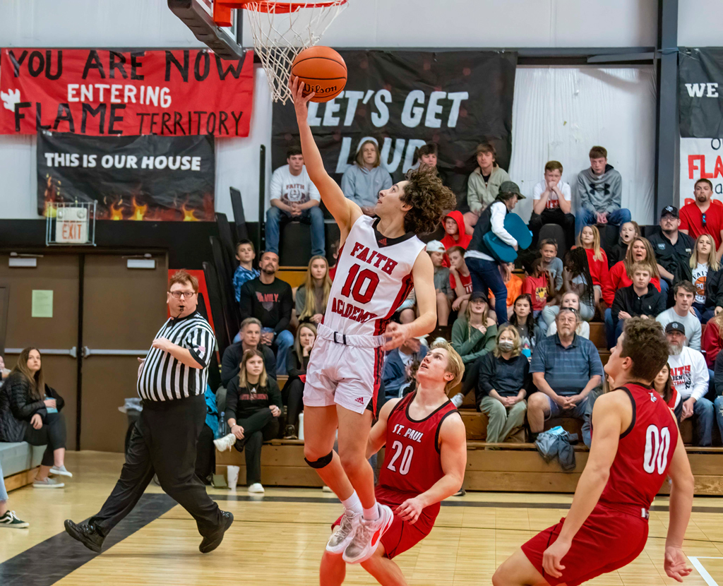 HOOPS ROUNDUP Two teams enter the playoffs, two others advance