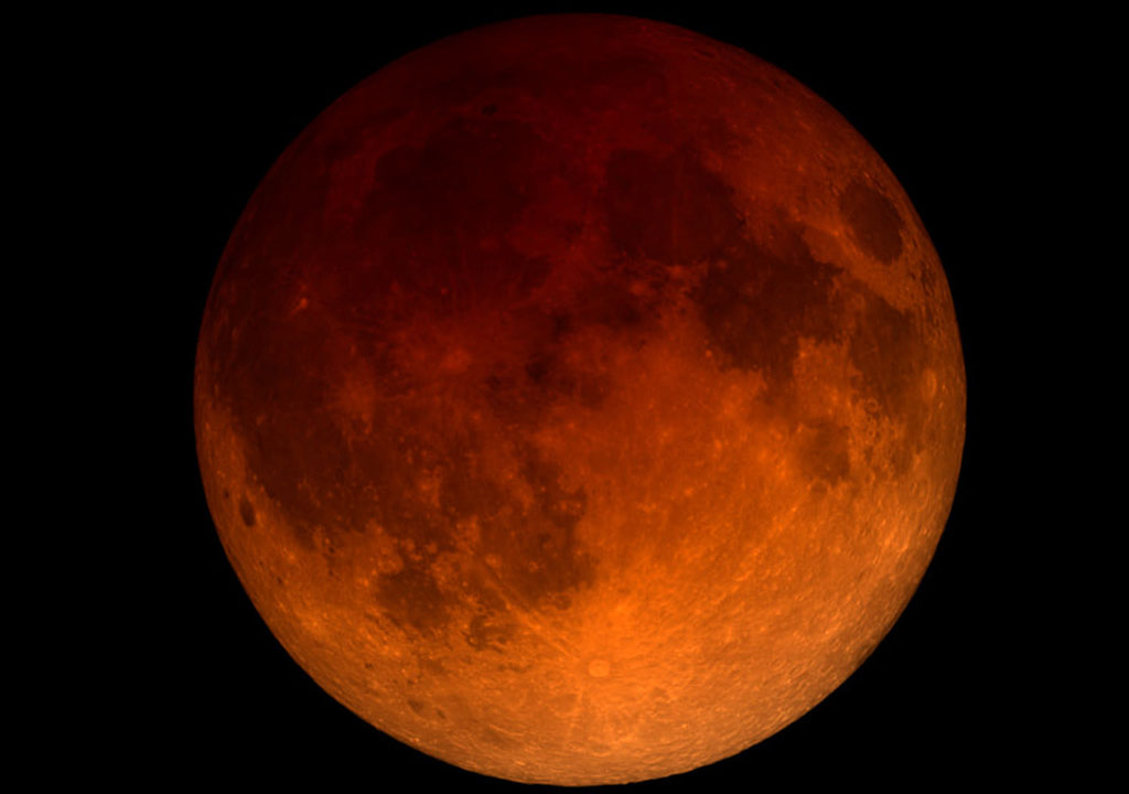 News - Total Lunar Eclipse - ALMA