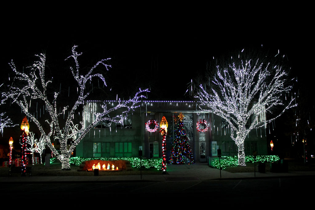 square lights up Nov. 25